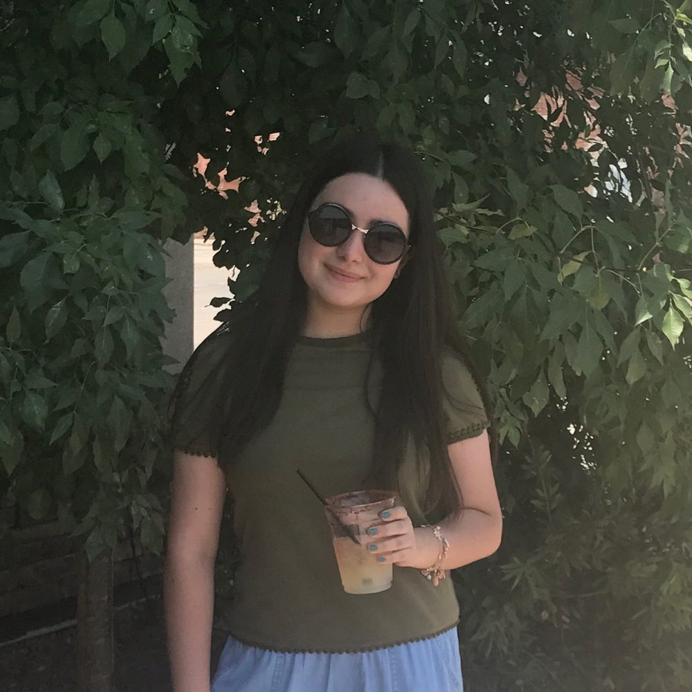 Meet your Posher, Ana